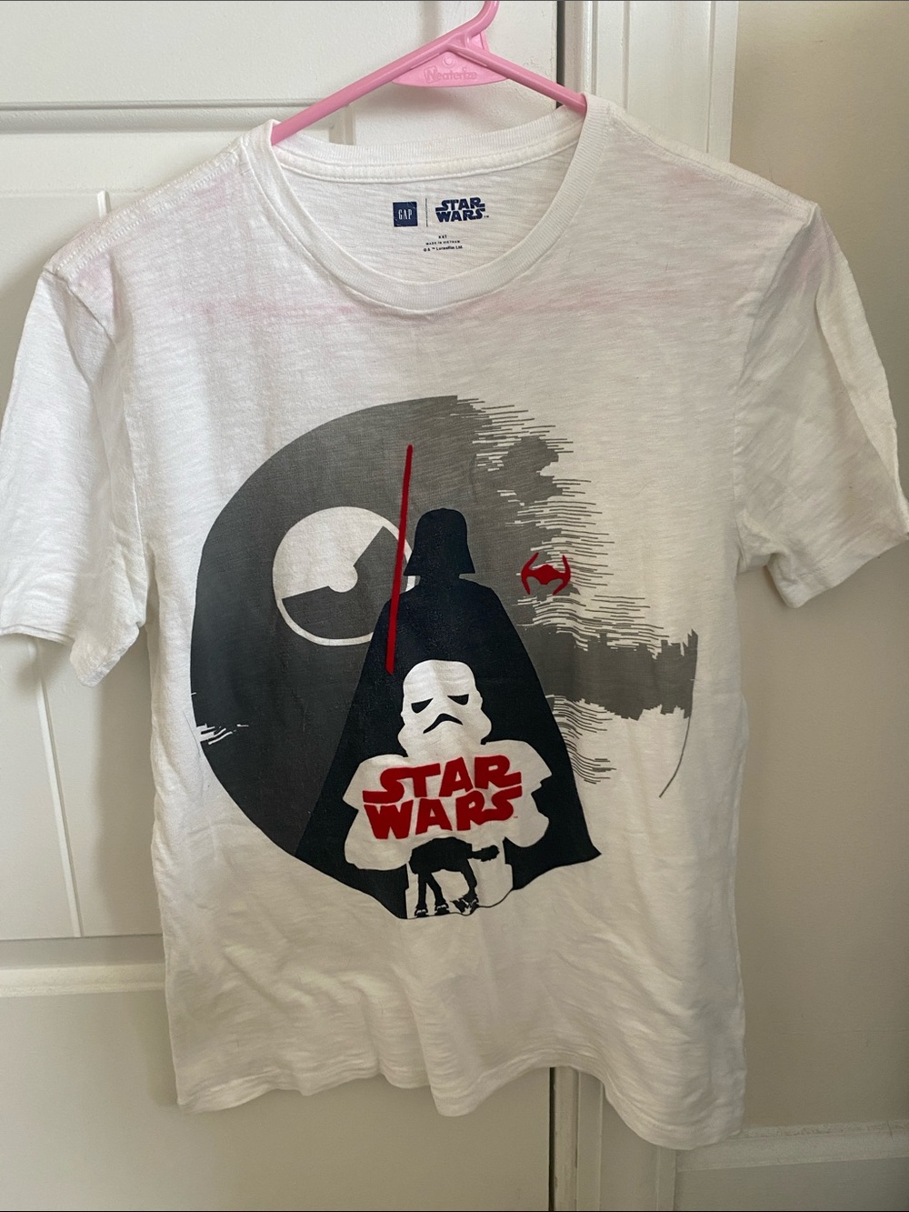 GAP Kids White Star Wars Graphic Tee with Red and Black Accents